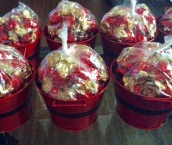 1lb chocolate Christmas basket